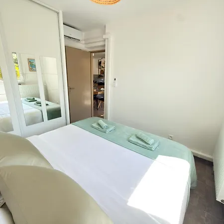 Apartment Les Terres Radieuses, Le Calme A 5 Minutes De La Le Pradet
